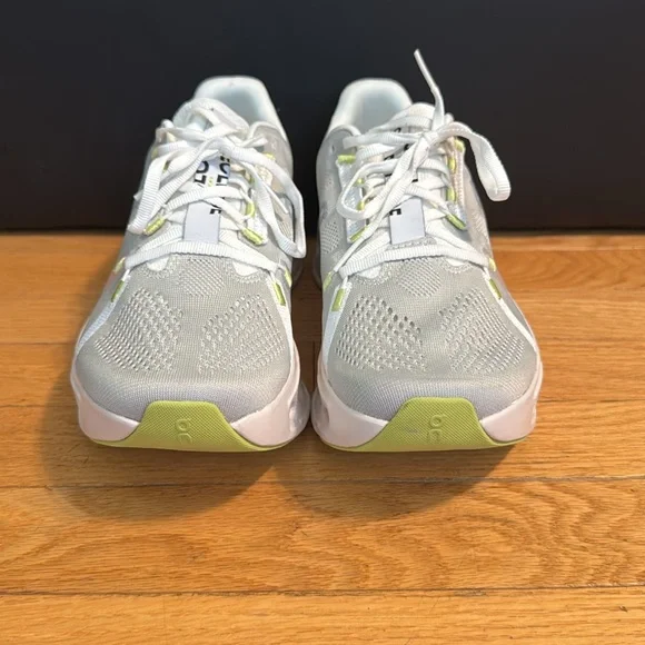 On CloudEclipse White/Green Women’s 9 - Picture 2 of 5